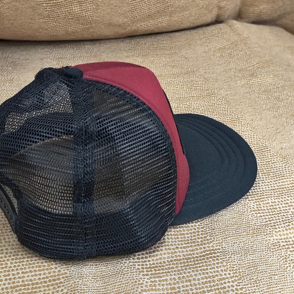 Vans Off The Wall Trucker Hat Mens Burgundy Black Mesh Snapback Skater Cap - Picture 9 of 10